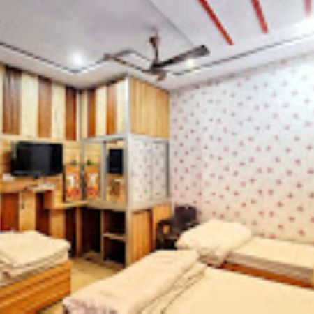 Abhiraj Guest House Mathura Extérieur photo