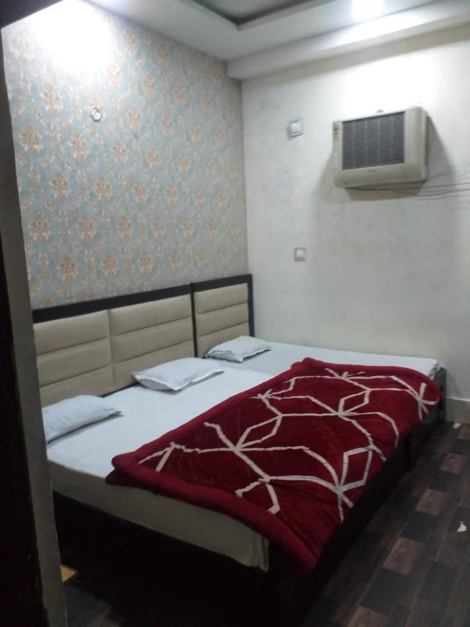 Abhiraj Guest House Mathura Extérieur photo