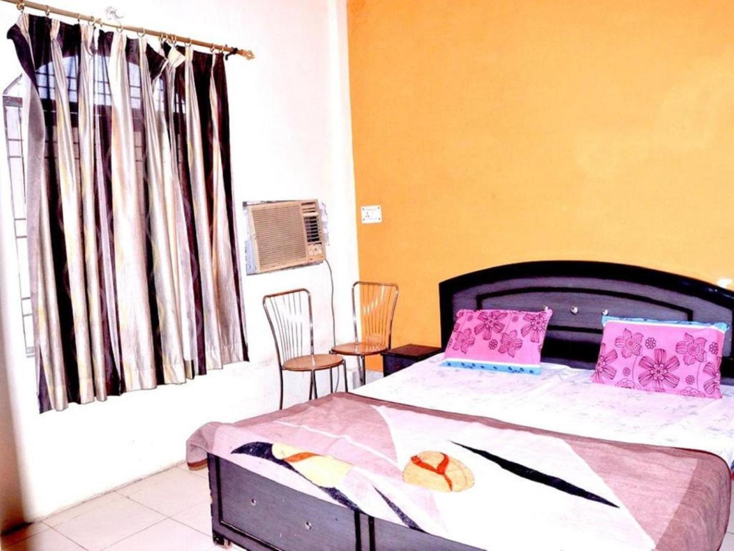 Abhiraj Guest House Mathura Extérieur photo