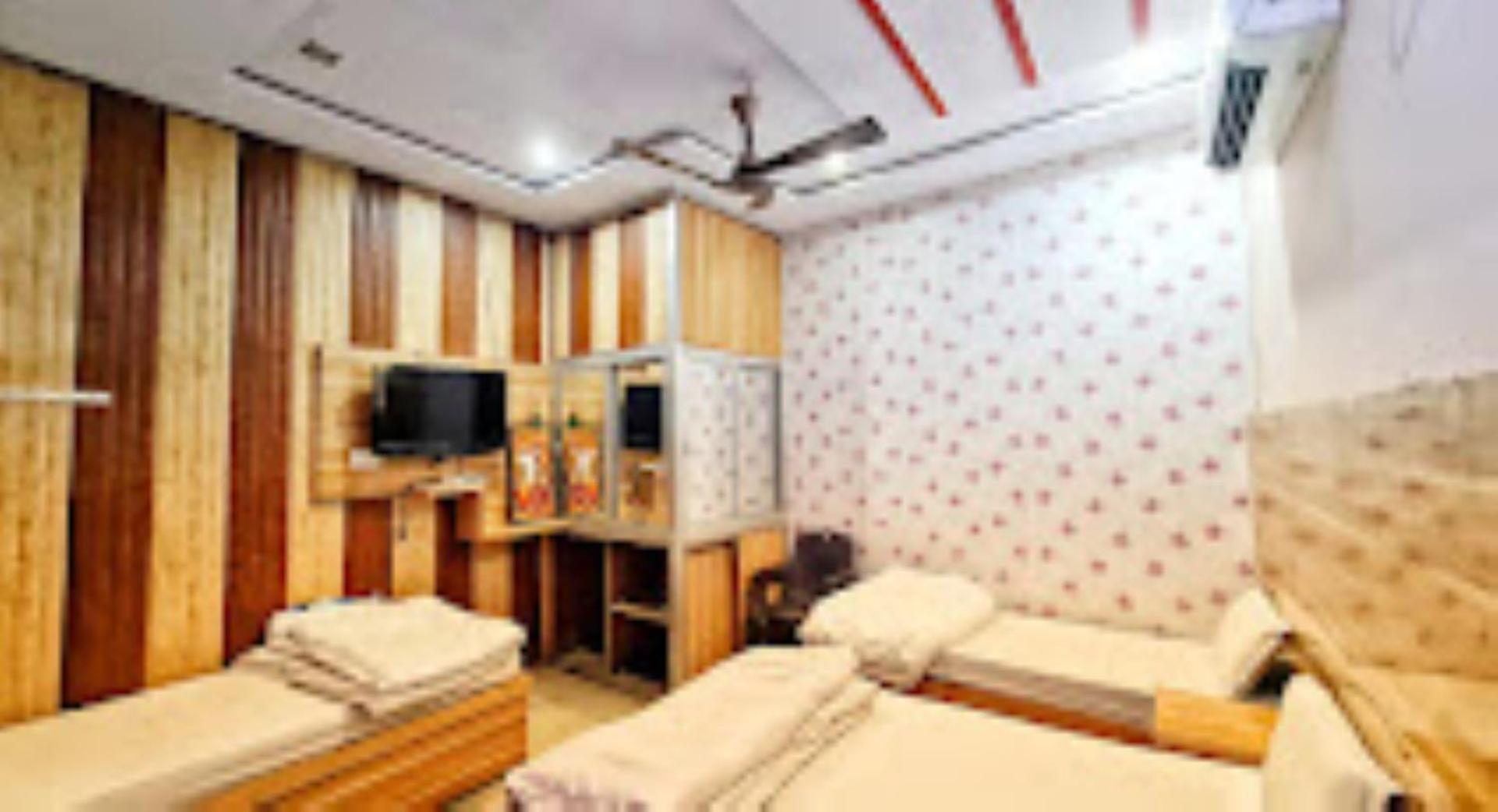 Abhiraj Guest House Mathura Extérieur photo