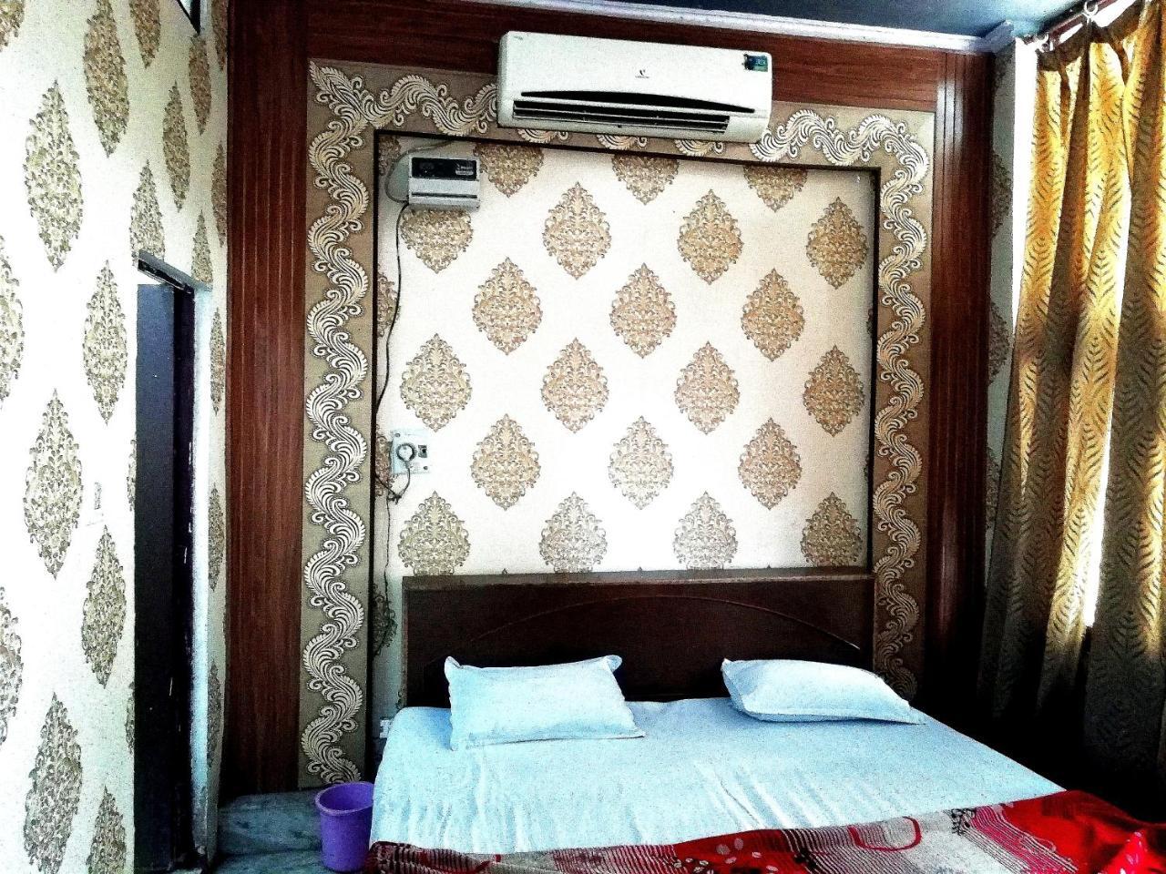 Abhiraj Guest House Mathura Extérieur photo